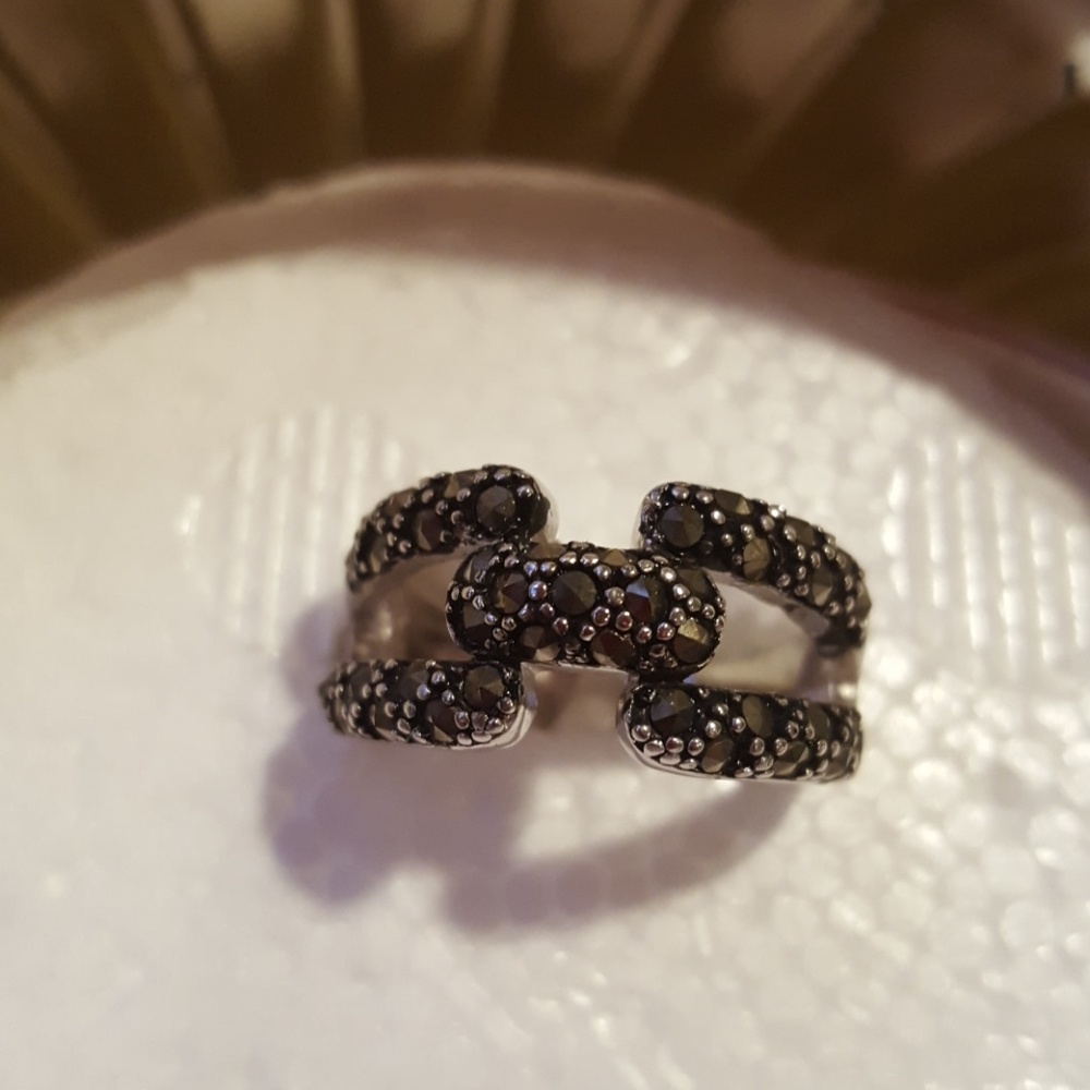 Lia Sophia Night Light ring Gen Marcasites
